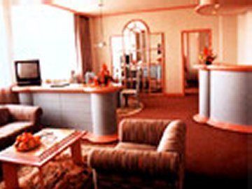 Golden Dragon Hotel Кунмин Екстериор снимка